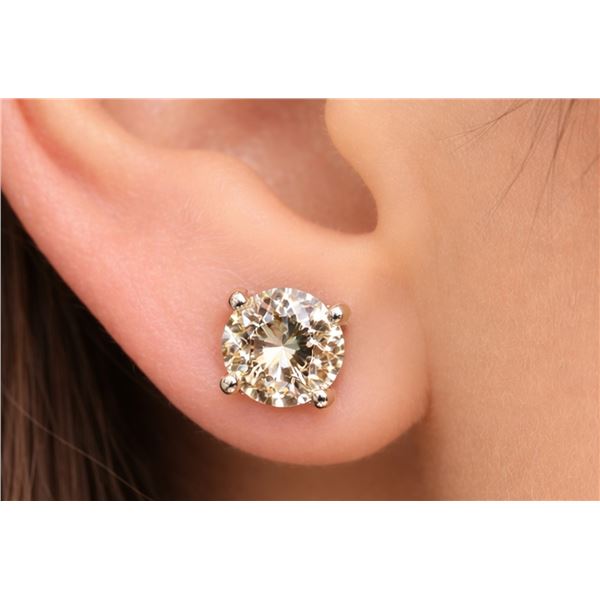 18k(1.1g), Natural Color Diamond (1ct) Stud Earring Appraised value $3325