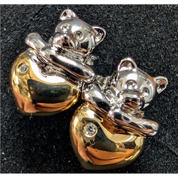 Silver(3.9g), Natural Diamond (0.02ct) Earring Retail value $200