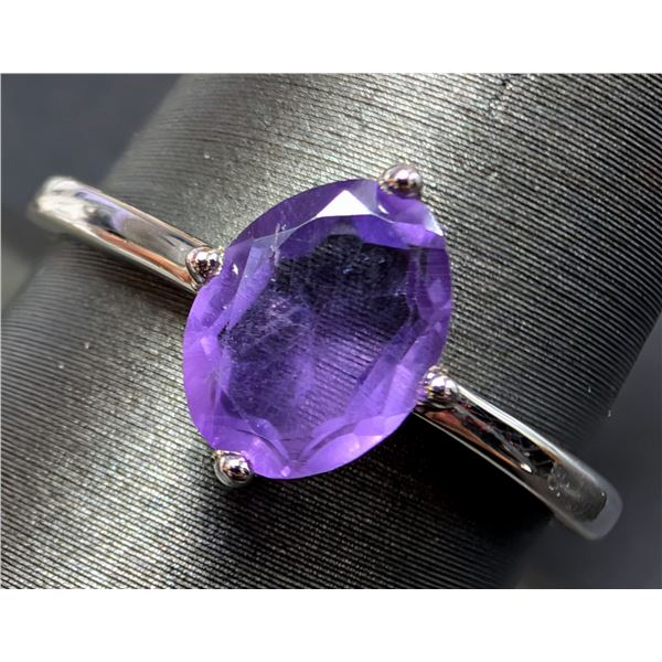 Silver(2.2g), Amethyst (1.5ct) Ring Retail value $200