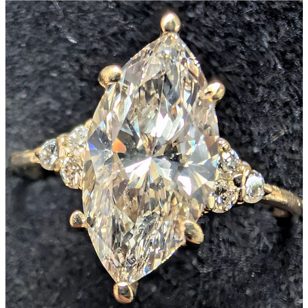 10k(2.2g), Lab Diamond (2.2+0.1ct) Ring, Size 5.5 Retail value $4600