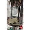 Image 7 : COLEMAN Lantern : Model 222 w/ Carry Case (Case Measures : 12-1/2"H)