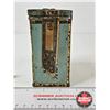 Image 5 : OLD CHUM Tobacco Tin (4-3/4"H x 4"W x 2-1/2"D)
