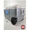 Image 7 : COLEMAN Extreme 2 Wheel Cooler  (Measures : 17"H x 29"W x 15"D)