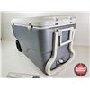Image 9 : COLEMAN Extreme 2 Wheel Cooler  (Measures : 17"H x 29"W x 15"D)