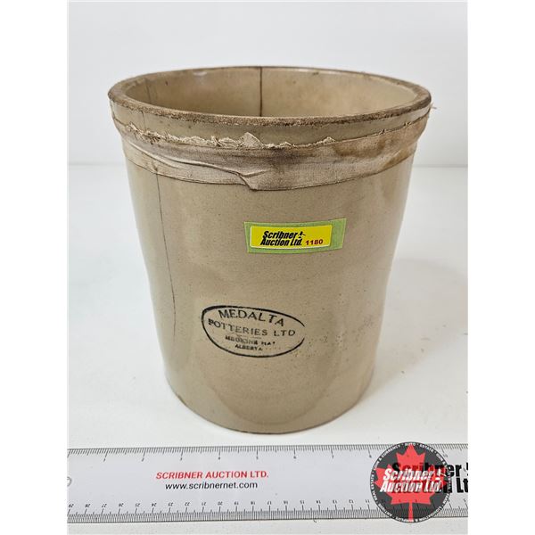 Medalta 1 Gallon Crock (NOTE : Hairline Cracks) (Measures : 8-3/4"H x 8"Dia)