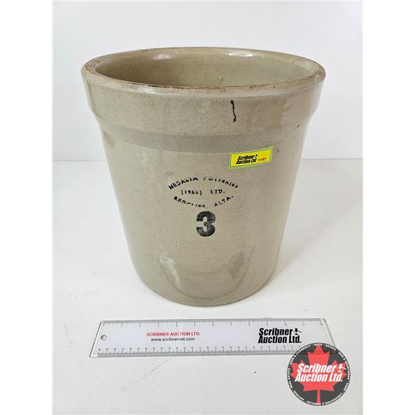 Medalta 3 Gallon Crock (Measures : 12-1/2"H x 11-1/4"Dia)