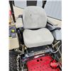 Image 11 : ZERO TURN LAWN MOWER: Exmark Frontrunner