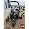 Image 6 : ZERO TURN LAWN MOWER: Exmark Frontrunner