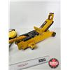 Image 6 : Retractable Trouble Light & 2 Ton Hydraulic Floor Jack
