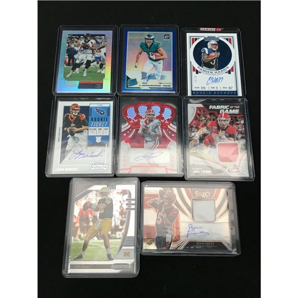 LOT OF 8 FOOTBALL TRADING CARDS INCLUDING ROOKIES AND SIGNED