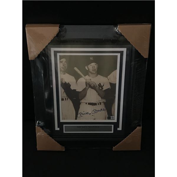 MICKEY MANTLE SIGNED AND FRAMED 8X10 - BECKETT COA