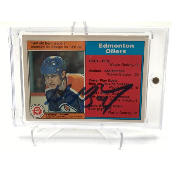 WAYNE GRETZKY SIGNED 1983 OPC HOCKEY TRADING CARD