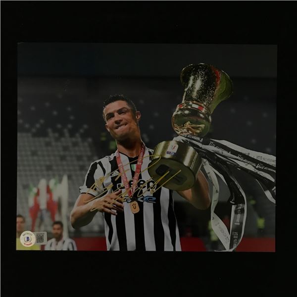 CRISTIANO RONALDO SIGNED 8X10 - BECKETT COA