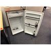 Image 2 : Sanyo Mini Refrigerator 18.5" x 17.5" x 22"H