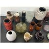 Image 3 : Asst. Vases, Bookends, Décor
