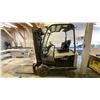 Image 2 : CROWN FC4515-40 ELECTRIC SIT DOWN COUNTERBALANCE FORKLIFT WITH 4,000LB CAPACITY, STANDARD FORKS,