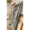 Image 4 : HEAVY DUTY MOBILE PAINTERS/DRYWALLERS SCAFFOLDING UNIT