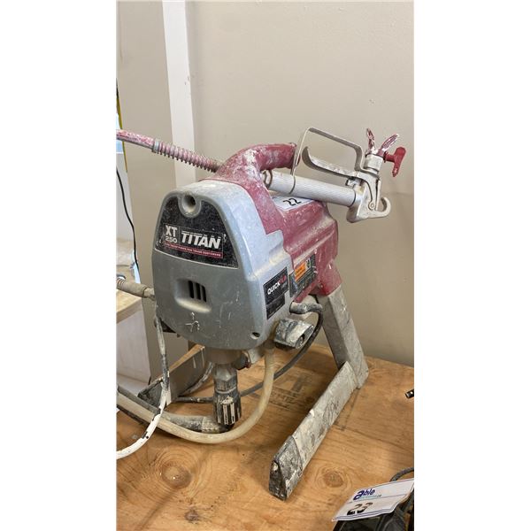 TITAN XT250 1/2 HP AIRLESS PAINT SPRAYER ON STAND