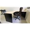 Image 1 : LIGHT WOOD/BLACK CONTEMPORARY 2 DRAWER L-SHAPED OFFICE DESK WITH BLACK MOBILE OFFICE CHAIR