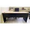 Image 2 : LIGHT WOOD/BLACK CONTEMPORARY 2 DRAWER L-SHAPED OFFICE DESK WITH BLACK MOBILE OFFICE CHAIR