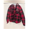 Image 1 : CHANDAIL À CAPUCHON PIONEER (CARREAUTÉ ROUGE/NOIR) #415RB TAILLE:PETIT