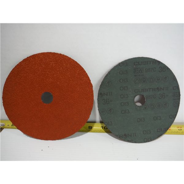 LOT DE 25 DISQUES FIBRE CUBITRON II 987C, 7 PO X 7/8 PO 36+