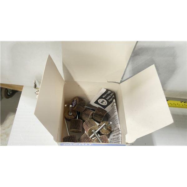BOÎTE DE 10 ROUES À LAMELLES MICRO-MINI HAUTE PERFORMANCE MERIT #08834137585 OXYDE D'ALUMINIUM GRAIN