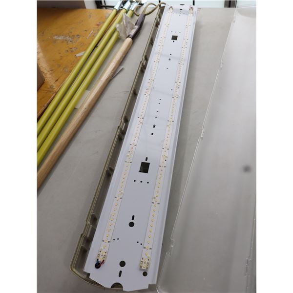 LUMINAIRE DEL BELUCE CANADA INC ILLUMINA #BS100 60W 4000K 120/277V