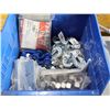 Image 1 : LOT DE CROCHETS/SUPPORTS/ATTACHES EN MÉTAL ASSORTIS
