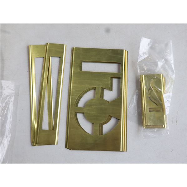 LOT DE 17 POCHOIRS POUR PEINTURE EN AÉROSOL ASSORTIS