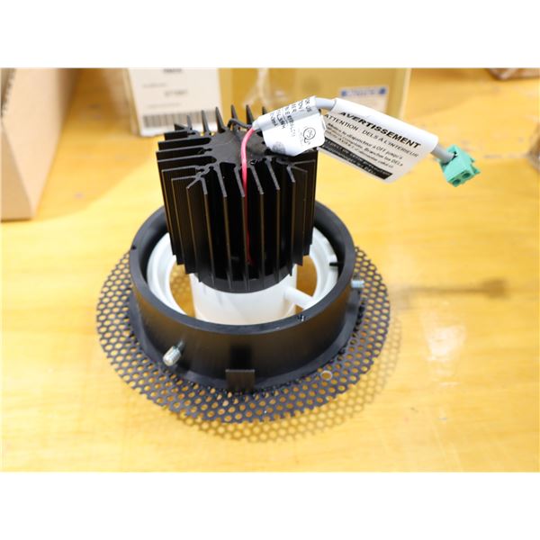 LUMINAIRE ENCASTRÉ ARINCIA #R38000LC15CL30WHWH