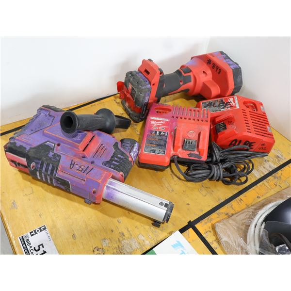 LOT DE 2 **USAGÉ** OUTILS SANS FIL MILWAUKEE ET 2 CHARGEURS