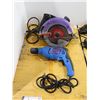 Image 1 : LOT DE 2 **USAGÉ** OUTILS ÉLECTRIQUES: 1 PERCEUSE ET 1 SCIE CIRCULAIRE