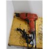 Image 1 : **USAGÉ** PERCEUSE ÉLECTRIQUE BLACK & DECKER