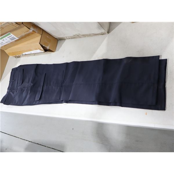 PANTALON D'UNIFORME TAILLE:30 (MARINE)