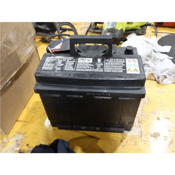 **USAGÉ** BATTERIE AUTOMOBILE JOHNSON CONTROLS #31500-TBA-A01