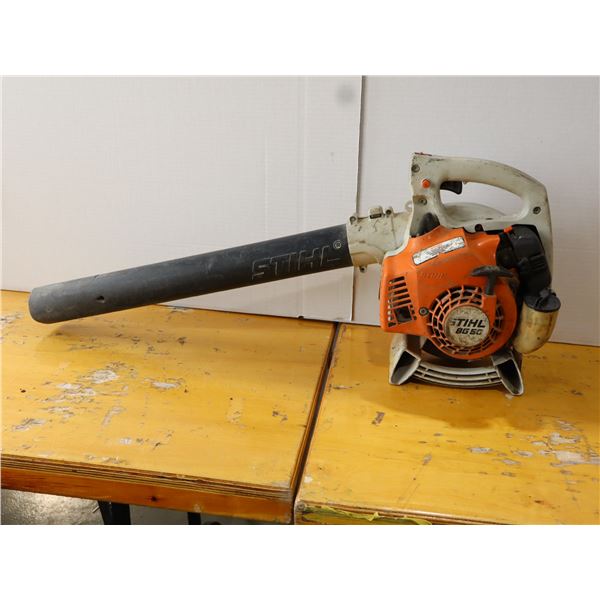 **USAGÉ** SOUFFLEUSE À FEUILLES STIHL #DG60