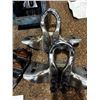 Image 2 : LOT DE PIÈCES EN MÉTAL POUR FORD HEAVY DUTY (f250, f350, f450)ASSORTIES