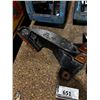 Image 3 : LOT DE PIÈCES EN MÉTAL POUR FORD HEAVY DUTY (f250, f350, f450)ASSORTIES