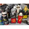 Image 3 : LOT ASSORTI D'HUILE À MOTEUR - LUBRIFIANTS - GRAISSE - ETC