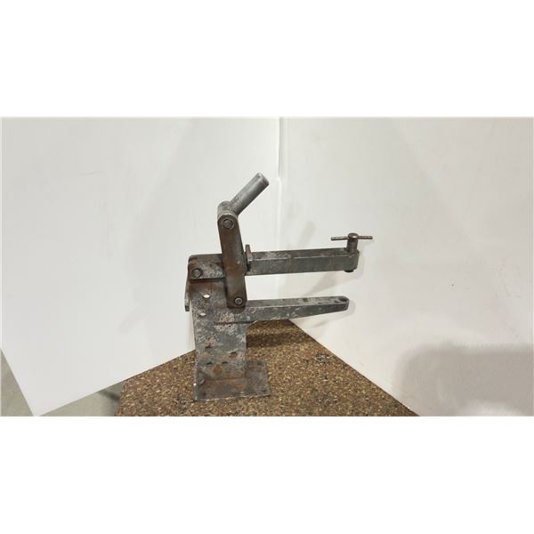 SERRE-JOINT