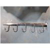 Image 1 : LOT DE 3 BOÎTES CONTENANT DES SUPPORTS À 5 CROCHETS POUR PANNEAU RAINURÉ (92 AU TOTAL)