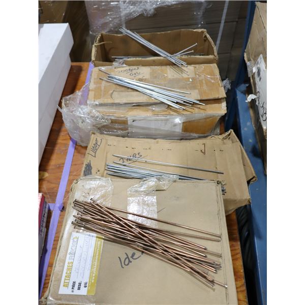 LOT DE 4 BOÎTES DE GOUJONS DE SOUDAGE ASSORTIS