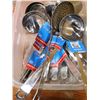 Image 1 : LOT D'USTENSILES DE CUISINE ASSORTIS *NEUFS*
