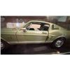 Image 5 : Shelby GT-500KR (1968) 1:18 Die-Cast Model Car