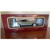 Image 7 : Shelby GT-500KR (1968) 1:18 Die-Cast Model Car