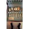 Image 2 : Community Silverplate Flatware Set in Wooden Case