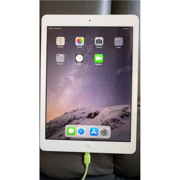 Apple iPad 5th Generation 32GB Wi-Fi Gold