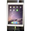 Image 1 : Apple iPad 5th Generation 32GB Wi-Fi Gold