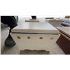 Image 3 : White wooden urn